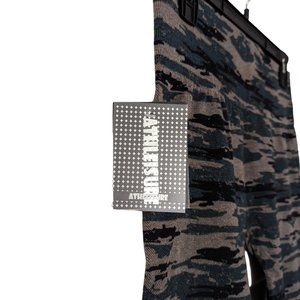 Women's NWT Athleisure camo print leggings, green/multi, size S/M